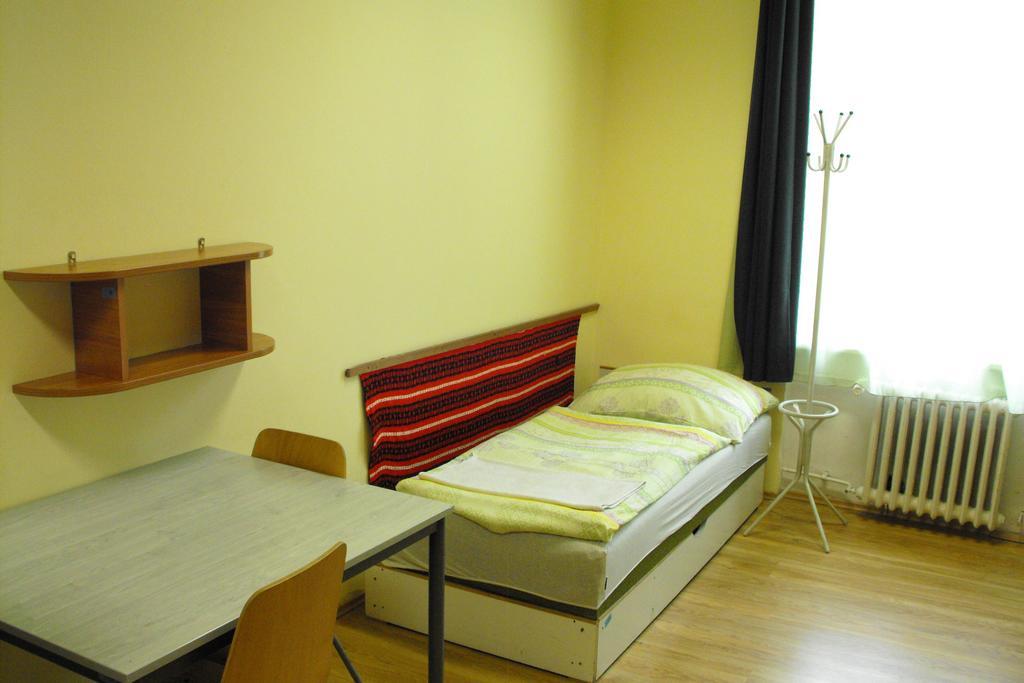 Mogyorodi Hostel บูดาเปสต์ ห้อง รูปภาพ